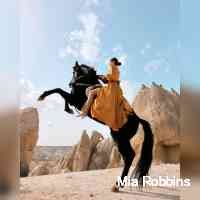 Mia Robbins (@iarobbins) 's Twitter Profile