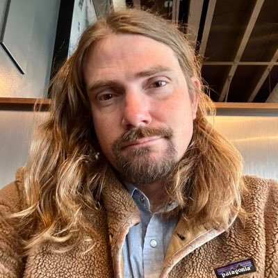 Pizzzzaslice's profile picture. Here for film and hockey.