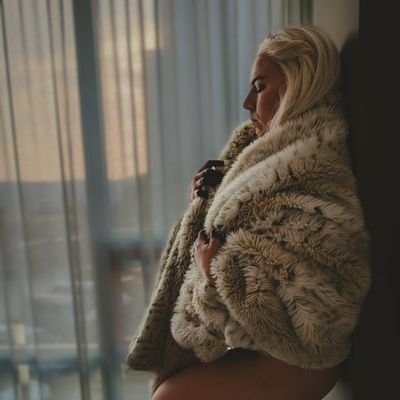Your favorite blue collar cutie here to spice up life in the PNW | 18+ content linked below 😈🔞