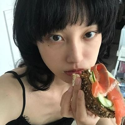 Talyta292028831's profile picture. 그녀는 원하는 것은 무엇이든 다 갖고 있는 그런 여자야