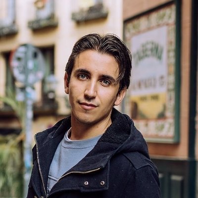 Rigger Artist especializado en personajes cartoon. Amante del 3D, la animación y los VFX. Apasionado del proceso creativo. Con base en Madrid. 🎬✨