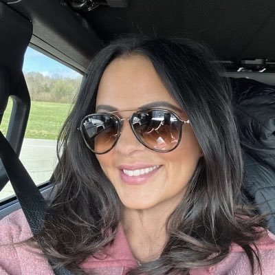 Singer, songwriter, mom, wife, love Jesus, TV addict, lover of the tour bus, the road and my fans! New Album UNBROKE out now!