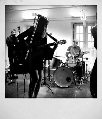 elsaaborg's profile picture. Melodimakerska och diskbänkspoet                                                                            Lyssna på Spotify: https://t.co/AIe9I8H7Rc