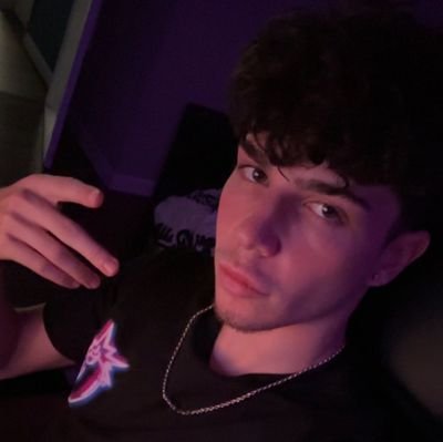 .I'm so lonely as fuck
don't people like us deserve to be loved😔
bunny boy