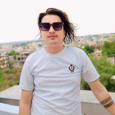 पुरानो वर्ष ले तिमीलाई र मलाई अलग गरायो,अब नयाँ वर्ष मा नजिक न आऊ है!
🫣🤭