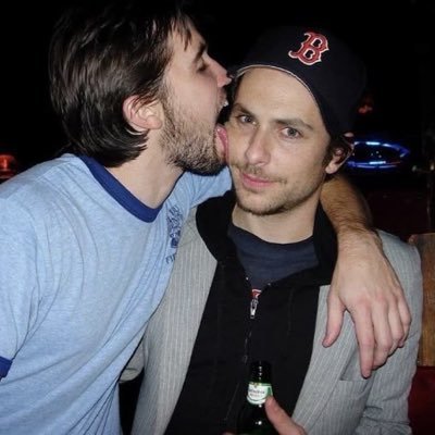 lesbianpynch's profile picture. edits with links/cr aren’t mine (dm for removal) @byerspills