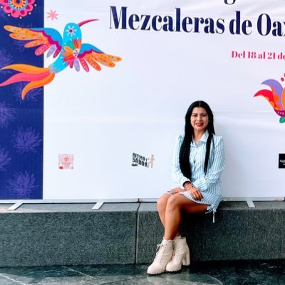 Mujer de retos, de gran corazón , aliada de las causas más nobles . 🤝 El servir con acciones sociales es mi convicción. #ReconstruimosParaTi #Tlacolula