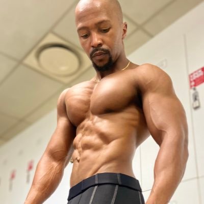 Personal Trainer| https://t.co/78mTcVEAeE| God’s own|Fitness & wellness|2025 SA🇿🇦 Powerlifting Champ|DM for more info