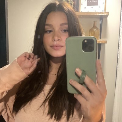 mrsbcrowe's profile picture. creed’s mom •