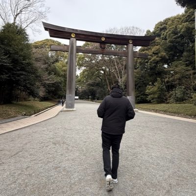 Romexela's profile picture. Libertario | No llores vato, don’t cry. 🚲🚶🏻‍♂️