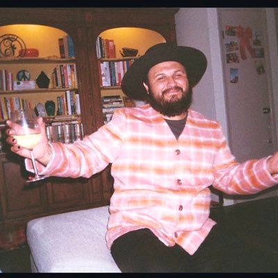 I stay noided. Co-Founder of @pplscitycouncil | Host of @allvalleypod | Mely Forever. He/Him
