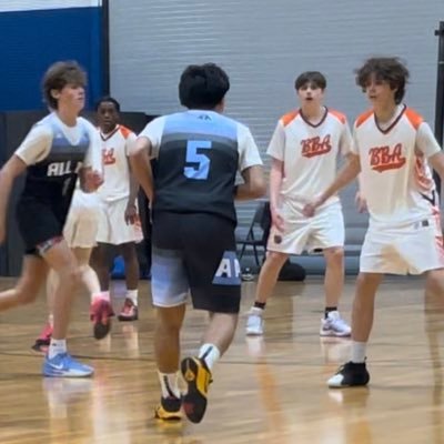 C/O 2028 || All in athletics || 5’10 ||Sg/Pg || Pritzker College Prep 🐆|| 3.5 GPA manuelmelendez2431@gmail.com mmelendez780@pritzkercollegeprep.org