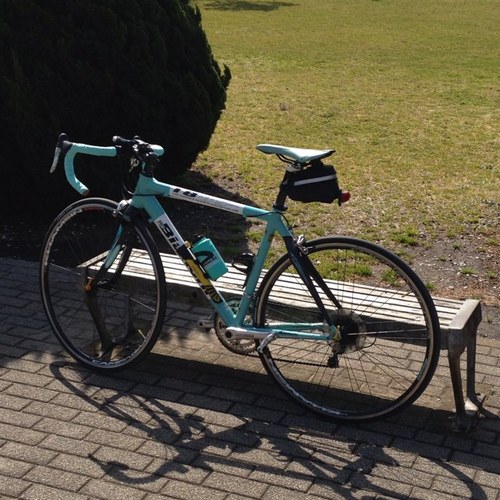 車とモータースポーツとチャリとサッカーを愛する三十路ボンバイエ。