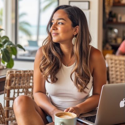 Hi5LivingLife's profile picture. 📍O’ahu based UGC Creator | Family | 👉🏽Creating content for brands that feels like a friend’s recommendation, not a review! 📧 contact@hifivelivinglife.com