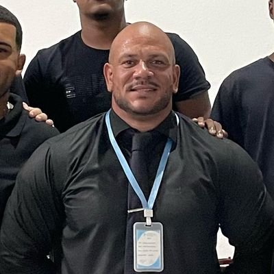 Vinicinhooliv's profile picture. Eu alimento meu espírito, eu treino meu corpo, eu foco minha mente, esse é o meu tempo