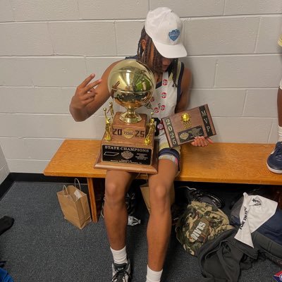 ArrowgangDj's profile picture. Derrick Roberson Jr  c/o 2026 6’5 Chattanooga preparatory school 2x state champ🏆 2x player of the year Mr basketball finalist