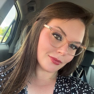 Twitch Affiliate streamer 📸 Dog momma 🐶 Coffee addict ☕️ Ex PUBG goddess 👑 EFT rat 🐀 I work full time and stream when I can