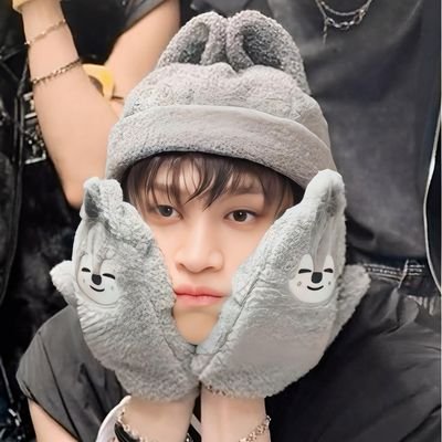 ⠀⠀⠀𝚂𝚃𝙰𝚈 🜲' |𝟷𝟿.𝟶𝟽.𝟸𝟶𝟷𝟿 | ⠀⠀⠀⠀⠀⠀⠀⠀
⠀⠀⠀⠀⠀⠀#스트레이키즈 𝙼𝚢 𝚑𝚘𝚞𝚜𝚎 🖤
⠀⠀⠀⠀⠀⠀⠀⠀⠀