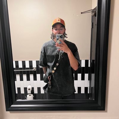 SadCrowXO's profile picture. diet dr. kelp enthusiast