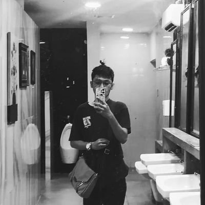 Jdryden16's profile picture. 🤫