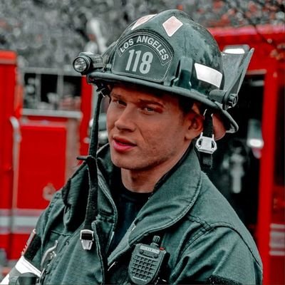 Ebuckl3y_27's profile picture. 🔥 L.A.F.D at your service, proud firefighter, and golden retriever boy, hope I can make your day!🚒 writer is 20+
