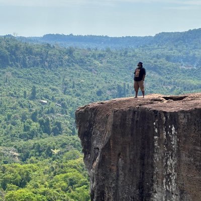 Mugmahr's profile picture. Trying to find POETIC meaning in this CHAOTIC world.