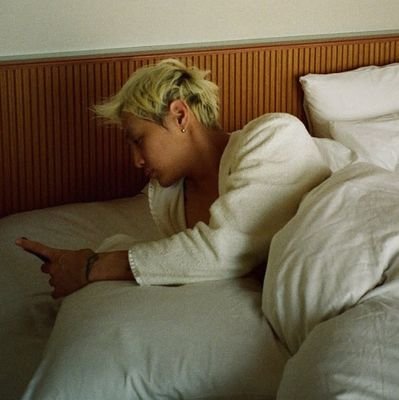 icouniq's profile picture. In case it’s not obvious, this account revolves around her; Unapologetically obsessed with Amélie Felicity Laurent.