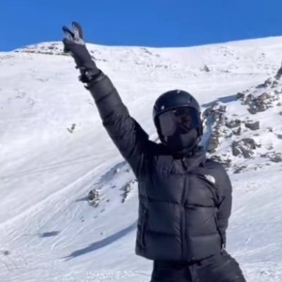 مستثمره في أرامكو وأخرى | هُنا رحلتي أنا فقط | لا أُصي. https://t.co/qpAohOIwUF