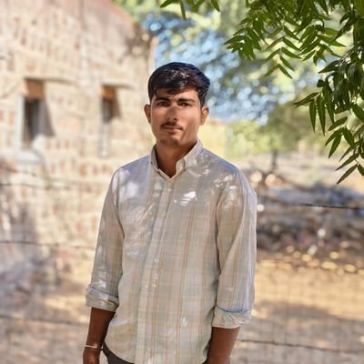 ll कलम के सिपाही ll राजनीतिज्ञ ll गोभक्त ll समाजसेवी
स्वाभिमान से समझौता कभी नही होगा
जो हमारा विरोधी है वो आजीवन
विरोधी ही रहेगा.....!!