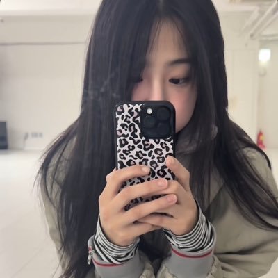 allofarh's profile picture. mj