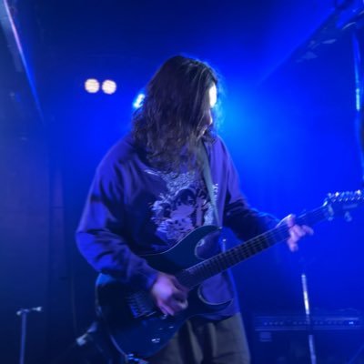野良ギター弾きです、色んなイベントに出現して行きます。ギター弾いてみた動画をYouTubeにあげてます‼️チャンネル登録、評価よろしくお願いします🙇 ELLEGARDEN、ONEOKROCK、Mr.Big、Djent、metal、punk、neoclassical、shred🫶ライブ配信に浸りたい