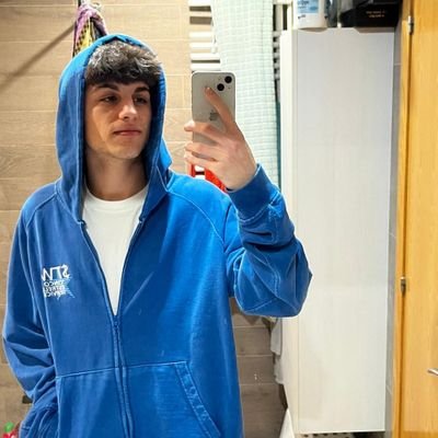 hugolopezll's profile picture. 🌕🌑