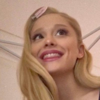 she/they || multi acc💟read carrd •• audhd •• 21 || priv @scarletluthor