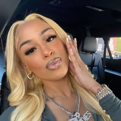 dahliamiyake's profile picture. 