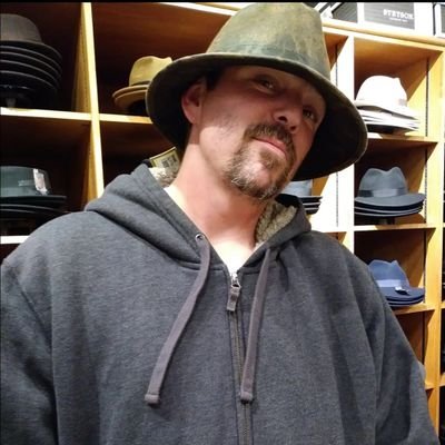 MichaelMurrin76's profile picture. I love God, family, 🇺🇸.🚫 NO DM'S🚫 Jesus died for you! Married👫. Deport Ilhan Omar and lock AOC all the way up!!