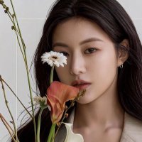 𝐂𝐡𝐥𝐨𝐞 (@cynicalroze) 's Twitter Profile