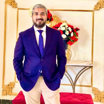 ساری دنیا کے سارے لوگ تجھے اپنے فائدے کے لیے چاہتے ہیں،صرف تیرا رب ہی ہے جو تجھے تیرے فائدے کے لیے چاہتا ہے (مولا علیء)
