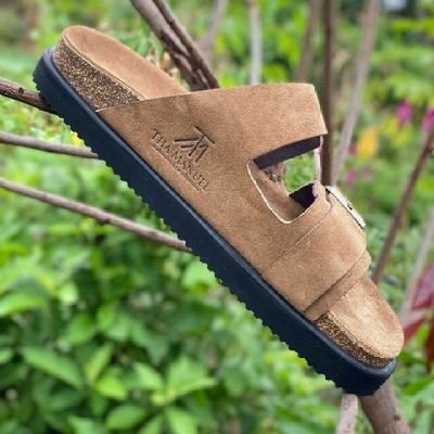 HeeluxeFW's profile picture. We Style Your Steps, You Rock The Look...