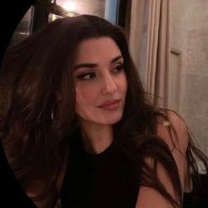 أحمني ياالله من حزن يسكن عينآي ، ومن مرض ينزع صحتي،أعيذك من هموم الحياة وأوجاعها........🍃🌺