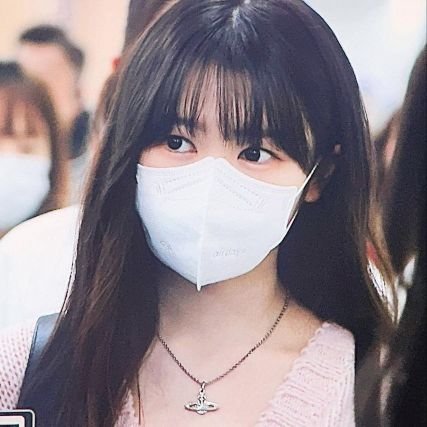 Fleuriences's profile picture. online ≠ available.