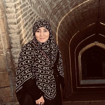 واژهها در من سرگردانند، نوشتن هردومان را آرام میکند. نیو محتواکار- اُلد علاقمند🌻