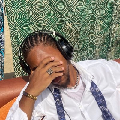 clown + sound engineer + youtuber// enquirers: lamarshimabookings@gmail.com……………….RUN IT BACK 🧳👔💰 OUT NOW