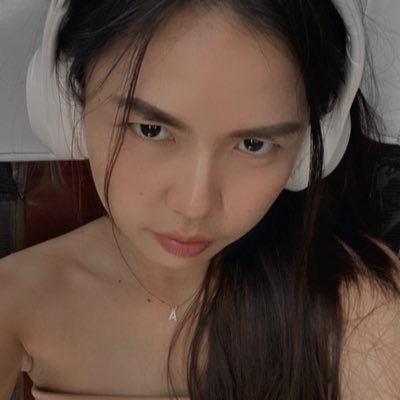 unarchives_'s profile picture. life was a willow and it bent right to your wind