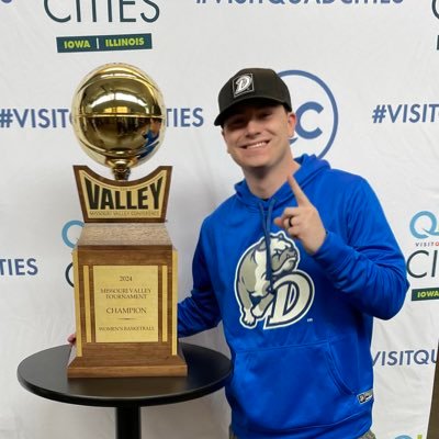 Drake Basketball Season Ticket Holder •• New York Yankees/LA Lakers/Iowa Hawkeye/Drake Bulldog Diehard 😤