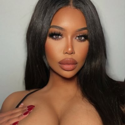 SpoilJulia's profile picture. Luxury seductress & financial corruptress | 18+