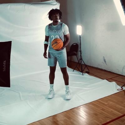 6’4 Guard/Wing C/O 2026 | 563-281-4968
