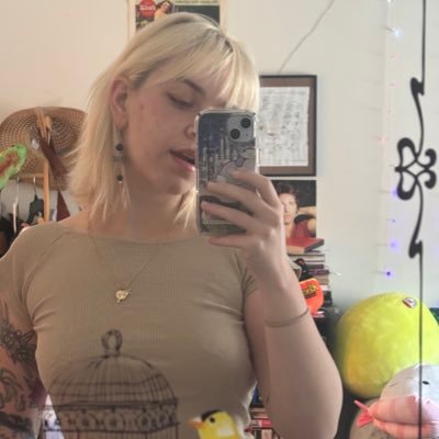 sunnypinwheel's profile picture. abolish prisons. free the world. grade a kill joy