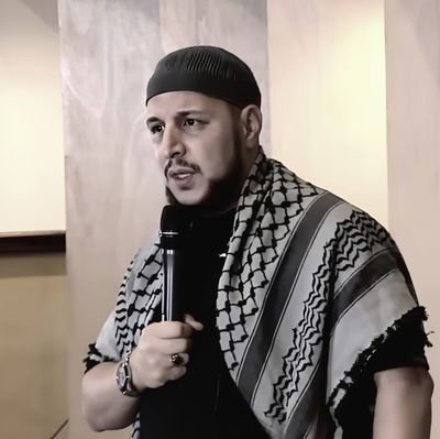 Religiewetenschapper - Arabist.
Verantwoordelijk voor wat ik zeg, niet voor wat jij begrijpt.