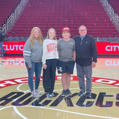 General Manager, Shell Energy Stadium. Tammy's husband, Piper and Colts Daddy. Love my family! Cheer dad, Race dad. Opinions are my own!