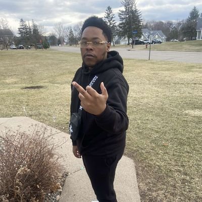 ebk_almigh1037's profile picture. 25 solo dolo 🖤 a nigga getting his hustle on making this money.